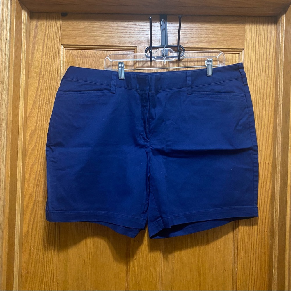Lands End Women’s Navy Shorts. 18w